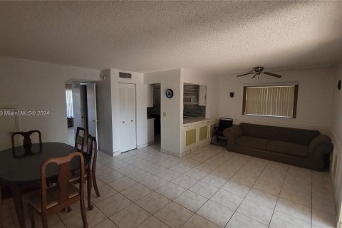 Touwnhouse à vendre à Davie, Floride: 3 chambres, 160.16 m2 № 1239567 - photo 3