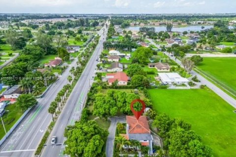 Villa ou maison à vendre à Miami, Floride: 5 chambres, 255.85 m2 № 1310268 - photo 11