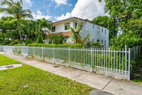 Villa ou maison à vendre à Miami, Floride: 5 chambres, 255.85 m2 № 1310268 - photo 21