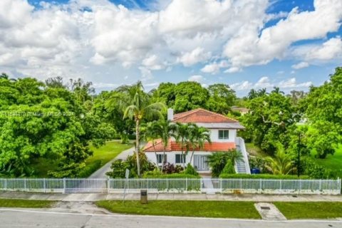 Villa ou maison à vendre à Miami, Floride: 5 chambres, 255.85 m2 № 1310268 - photo 18