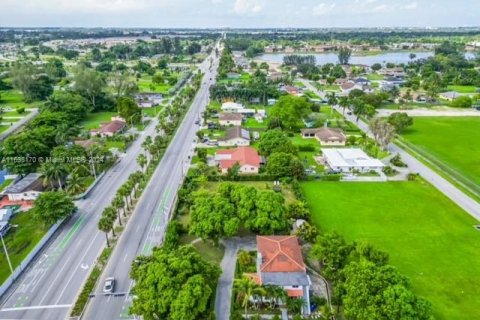 Villa ou maison à vendre à Miami, Floride: 5 chambres, 255.85 m2 № 1310268 - photo 12