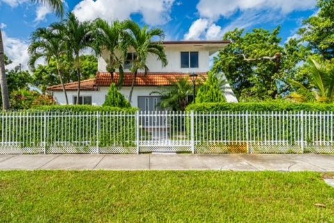 Villa ou maison à vendre à Miami, Floride: 5 chambres, 255.85 m2 № 1310268 - photo 20