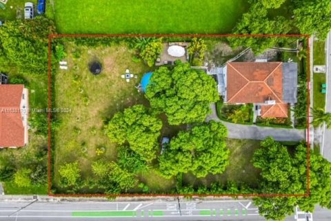 Casa en venta en Miami, Florida, 5 dormitorios, 255.85 m2 № 1310268 - foto 15