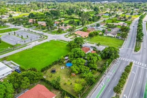 Villa ou maison à vendre à Miami, Floride: 5 chambres, 255.85 m2 № 1310268 - photo 8