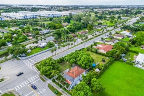 Villa ou maison à vendre à Miami, Floride: 5 chambres, 255.85 m2 № 1310268 - photo 14