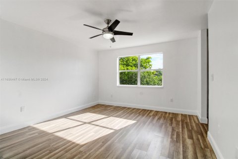 House in Miami, Florida 3 bedrooms № 1375821 - photo 19