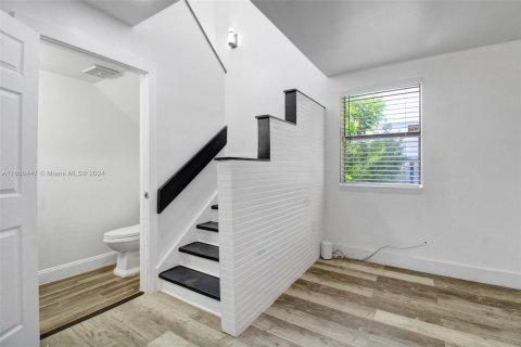 Casa en venta en Miami, Florida, 3 dormitorios № 1375821 - foto 15