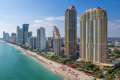 Copropriété à vendre à Sunny Isles Beach, Floride: 3 chambres, 205.69 m2 № 1375818 - photo 1