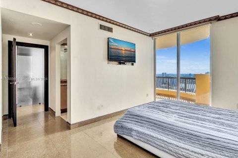 Condo in Sunny Isles Beach, Florida, 3 bedrooms  № 1375818 - photo 17