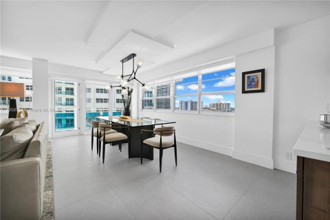 Copropriété à vendre à Fort Lauderdale, Floride: 2 chambres, 166.85 m2 № 1375820 - photo 28