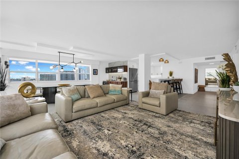 Condo in Fort Lauderdale, Florida, 2 bedrooms  № 1375820 - photo 22