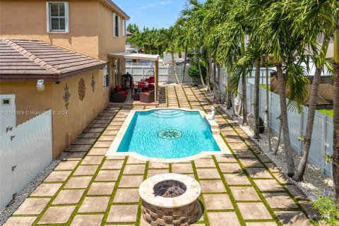 Casa en venta en Miami, Florida, 4 dormitorios, 209.59 m2 № 1329797 - foto 8