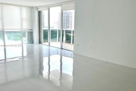 Condominio en venta en Aventura, Florida, 2 dormitorios, 106.09 m2 № 1329839 - foto 10