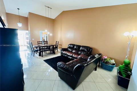 Casa en venta en Tamarac, Florida, 2 dormitorios, 95.97 m2 № 1377354 - foto 12