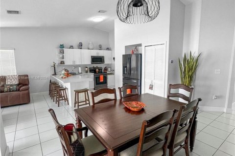 Casa en venta en Miami, Florida, 3 dormitorios, 147.53 m2 № 1377308 - foto 14