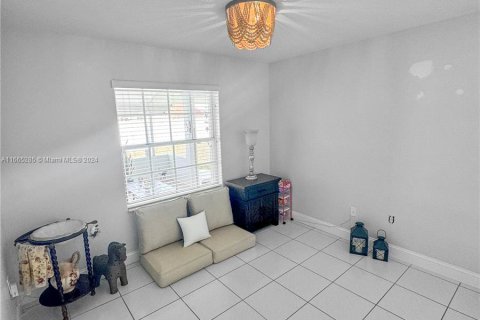 Casa en venta en Miami, Florida, 3 dormitorios, 147.53 m2 № 1377308 - foto 4