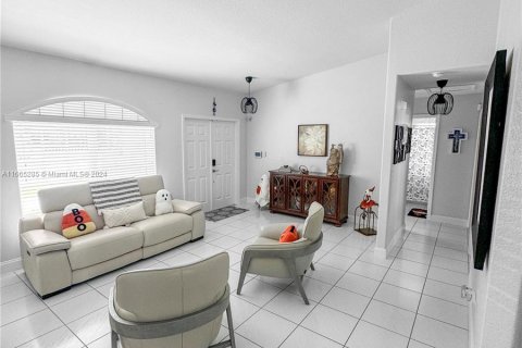 Casa en venta en Miami, Florida, 3 dormitorios, 147.53 m2 № 1377308 - foto 3