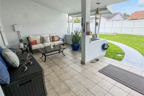 Casa en venta en Miami, Florida, 3 dormitorios, 147.53 m2 № 1377308 - foto 20