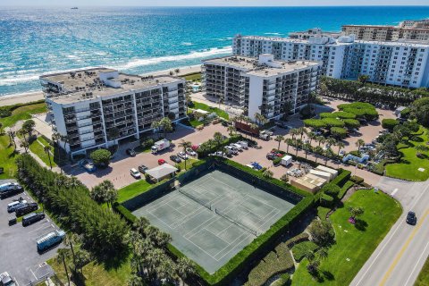 Copropriété à vendre à Palm Beach, Floride: 2 chambres, 175.12 m2 № 1189731 - photo 8