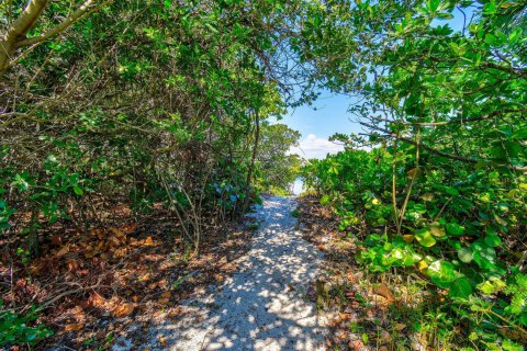 Condo in Palm Beach, Florida, 2 bedrooms  № 1189731 - photo 12