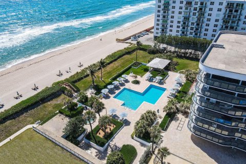 Condominio en venta en Palm Beach, Florida, 2 dormitorios, 175.12 m2 № 1189731 - foto 3