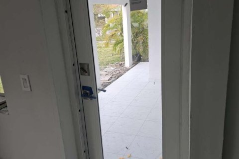 Casa en venta en West Miami, Florida, 3 dormitorios, 158.86 m2 № 1189772 - foto 14