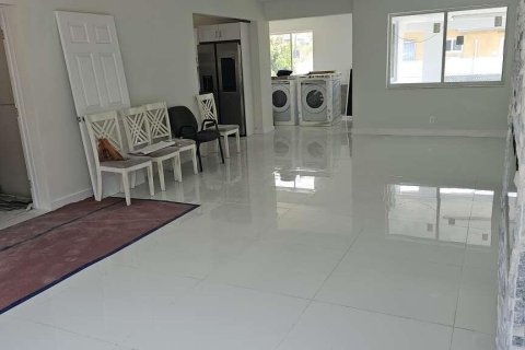 Casa en venta en West Miami, Florida, 3 dormitorios, 158.86 m2 № 1189772 - foto 18