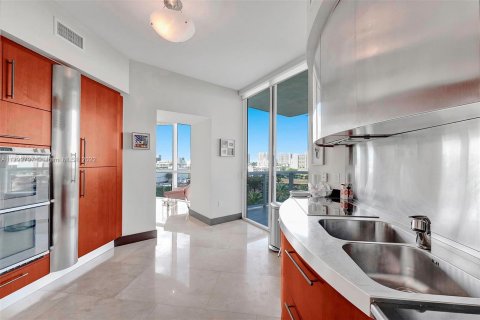 Condo in Sunny Isles Beach, Florida, 3 bedrooms  № 611627 - photo 11