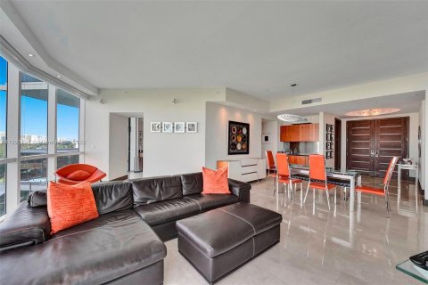 Condo in Sunny Isles Beach, Florida, 3 bedrooms  № 611627 - photo 8