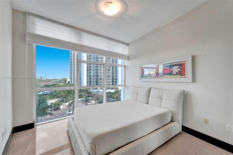 Condominio en venta en Sunny Isles Beach, Florida, 3 dormitorios, 199.09 m2 № 611627 - foto 28