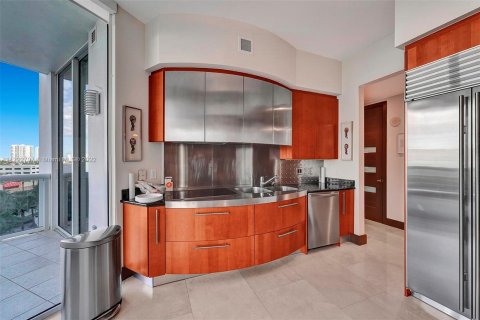 Condo in Sunny Isles Beach, Florida, 3 bedrooms  № 611627 - photo 15