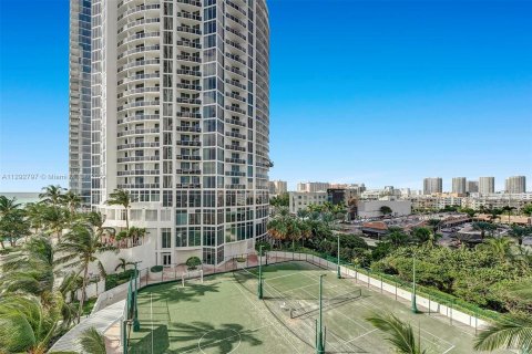 Condo in Sunny Isles Beach, Florida, 3 bedrooms  № 611627 - photo 21