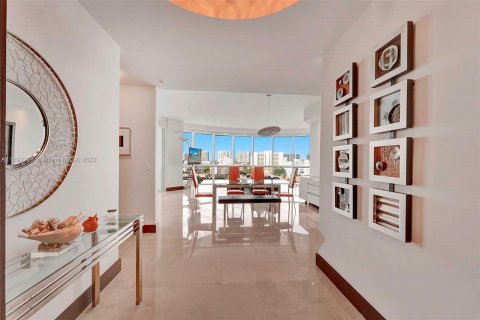 Copropriété à vendre à Sunny Isles Beach, Floride: 3 chambres, 199.09 m2 № 611627 - photo 1