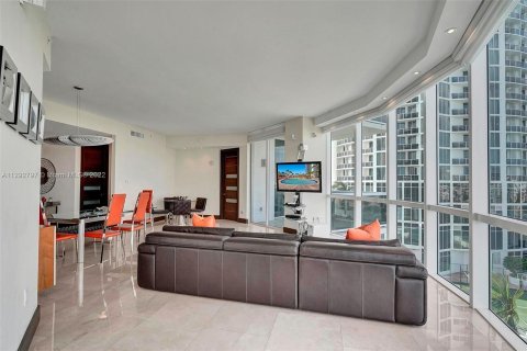 Condo in Sunny Isles Beach, Florida, 3 bedrooms  № 611627 - photo 6