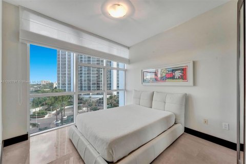 Condominio en venta en Sunny Isles Beach, Florida, 3 dormitorios, 199.09 m2 № 611627 - foto 27