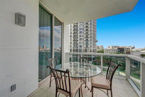 Condo in Sunny Isles Beach, Florida, 3 bedrooms  № 611627 - photo 17