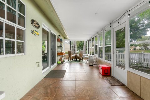 House in Boynton Beach, Florida 3 bedrooms, 119.66 sq.m. № 1118591 - photo 4