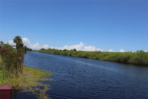 Land in Moore Haven, Florida № 1299025 - photo 2