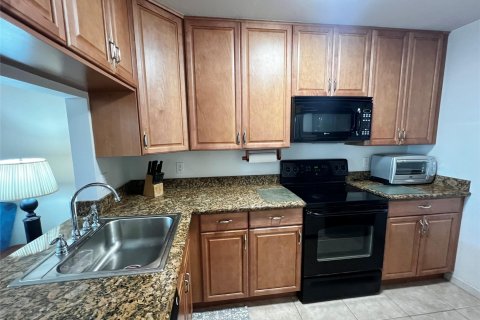 Condo in Sunrise, Florida, 2 bedrooms  № 1142204 - photo 8