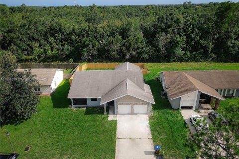 Villa ou maison à vendre à Kissimmee, Floride: 3 chambres, 150.87 m2 № 1305489 - photo 24