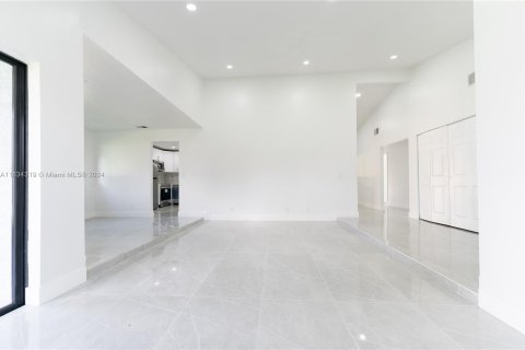 Villa ou maison à vendre à Kissimmee, Floride: 3 chambres, 150.87 m2 № 1305489 - photo 3