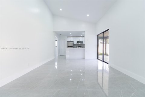 Villa ou maison à vendre à Kissimmee, Floride: 3 chambres, 150.87 m2 № 1305489 - photo 6