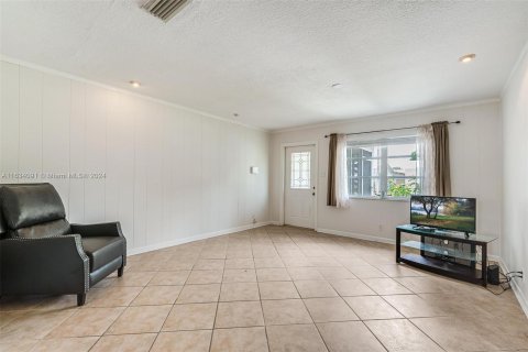 Villa ou maison à vendre à Margate, Floride: 2 chambres, 130.06 m2 № 1305492 - photo 4