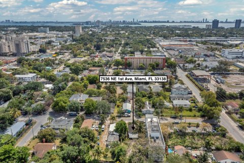 Immobilier commercial à vendre à Miami, Floride: 108.14 m2 № 1305457 - photo 4