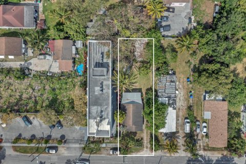 Immobilier commercial à vendre à Miami, Floride: 108.14 m2 № 1305457 - photo 2