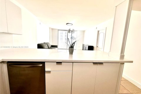 Condominio en venta en Miami Beach, Florida, 1 dormitorio, 60.85 m2 № 1310410 - foto 4