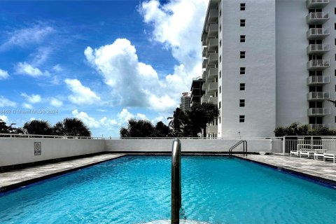 Condominio en venta en Miami Beach, Florida, 1 dormitorio, 60.85 m2 № 1310410 - foto 25