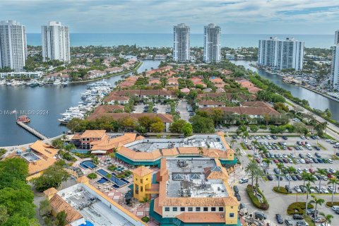 Terreno en venta en Aventura, Florida № 1188671 - foto 8