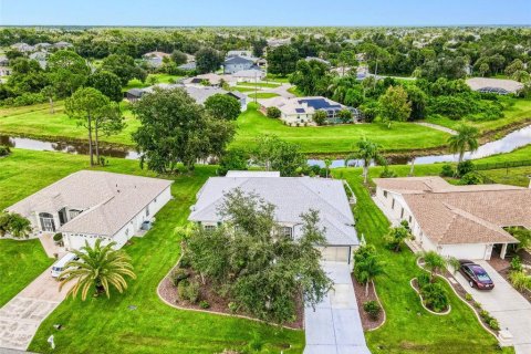 Villa ou maison à vendre à Punta Gorda, Floride: 4 chambres, 199.83 m2 № 1363187 - photo 3