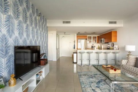 Copropriété à louer à Miami, Floride: 1 chambre, 67.45 m2 № 8907 - photo 2